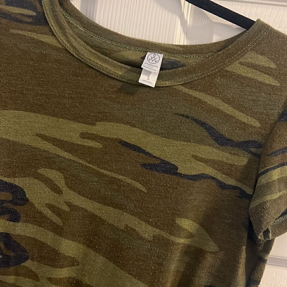 Alternative Apparel Size Small LIKE NEW TShirt - Camoflauge T Shirt - Soft T - Picture 3 of 4